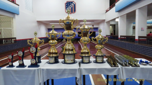 PREMIAÇÃO
4º CAMPEONATO ESTADUAL SÉRIE OURO MASTER MASCULINO - SANTA MARIA PREMIAÇÃO
4º CAMPEONATO ESTADUAL SÉRIE OURO MASTER MASCULINO - SANTA MARIA